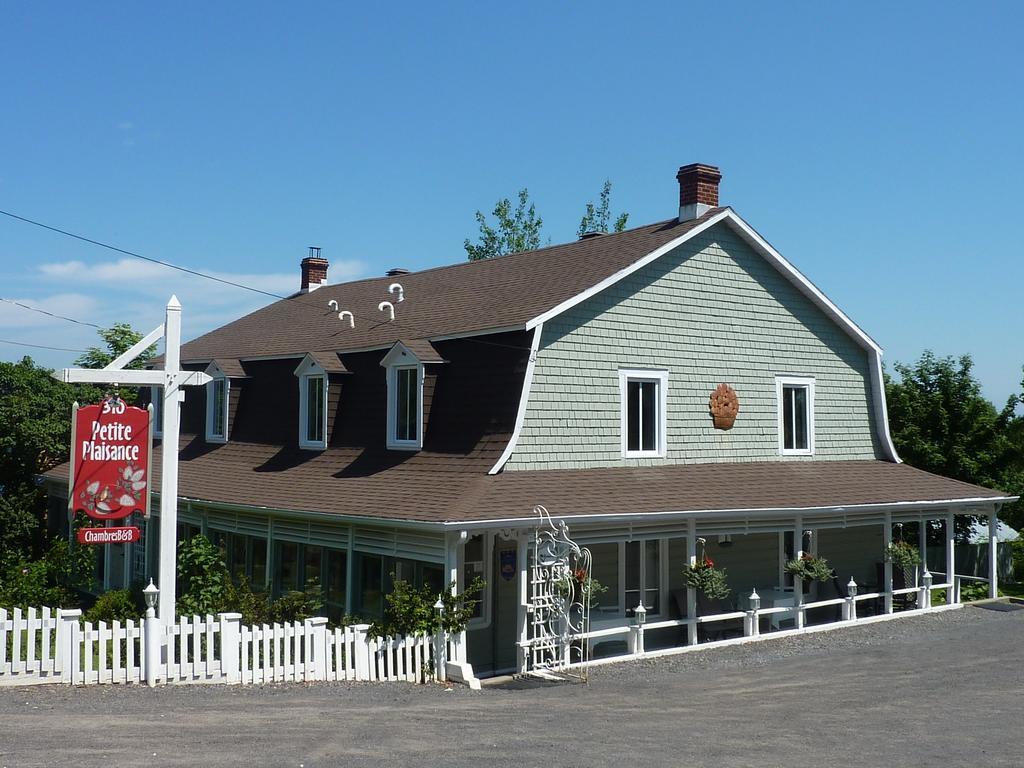 Auberge Petite Plaisance 라말베 외부 사진