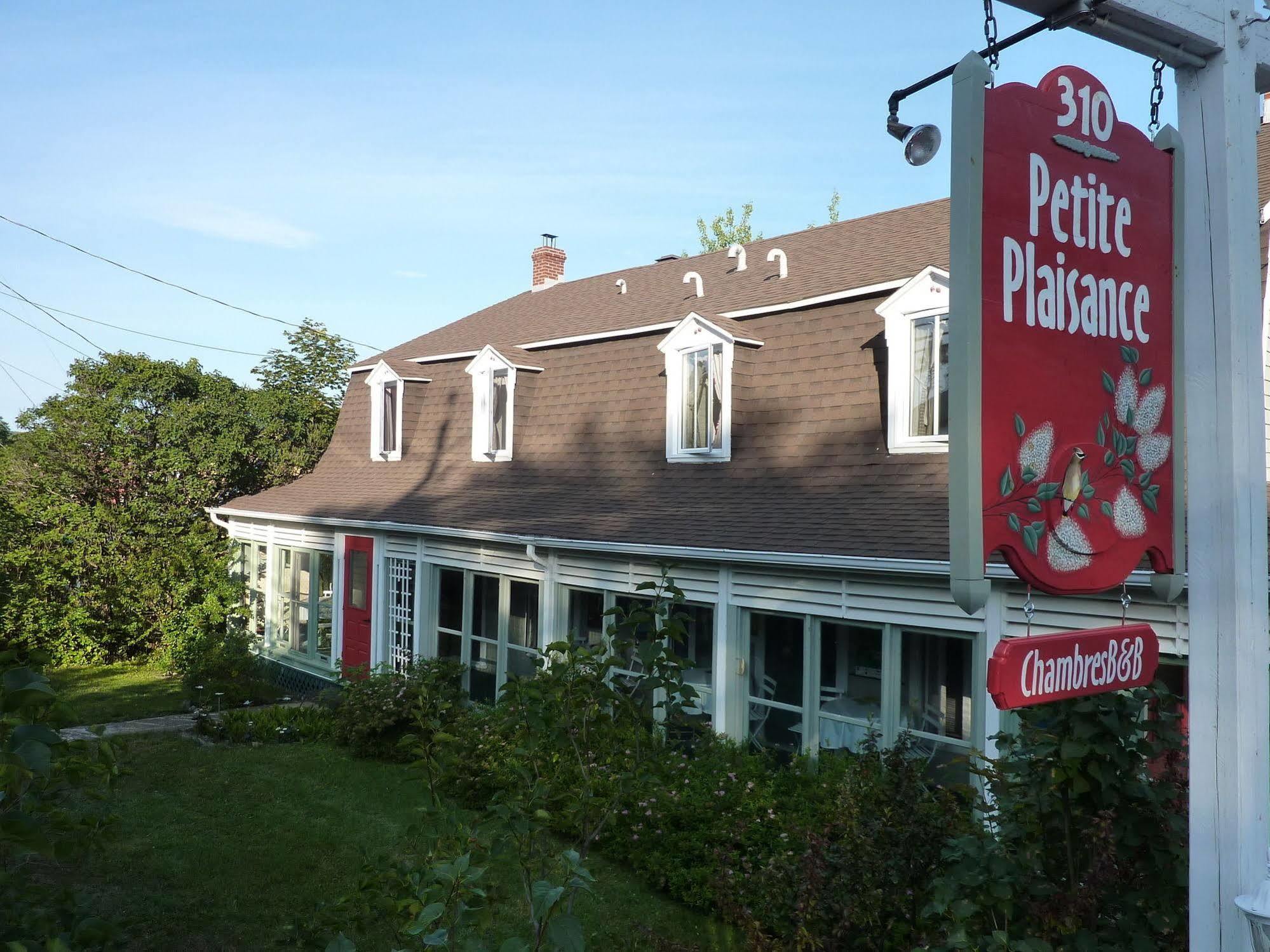 Auberge Petite Plaisance 라말베 외부 사진