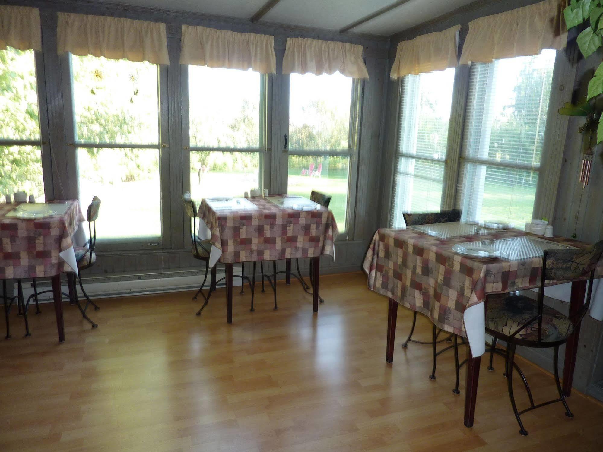Auberge Petite Plaisance 라말베 외부 사진