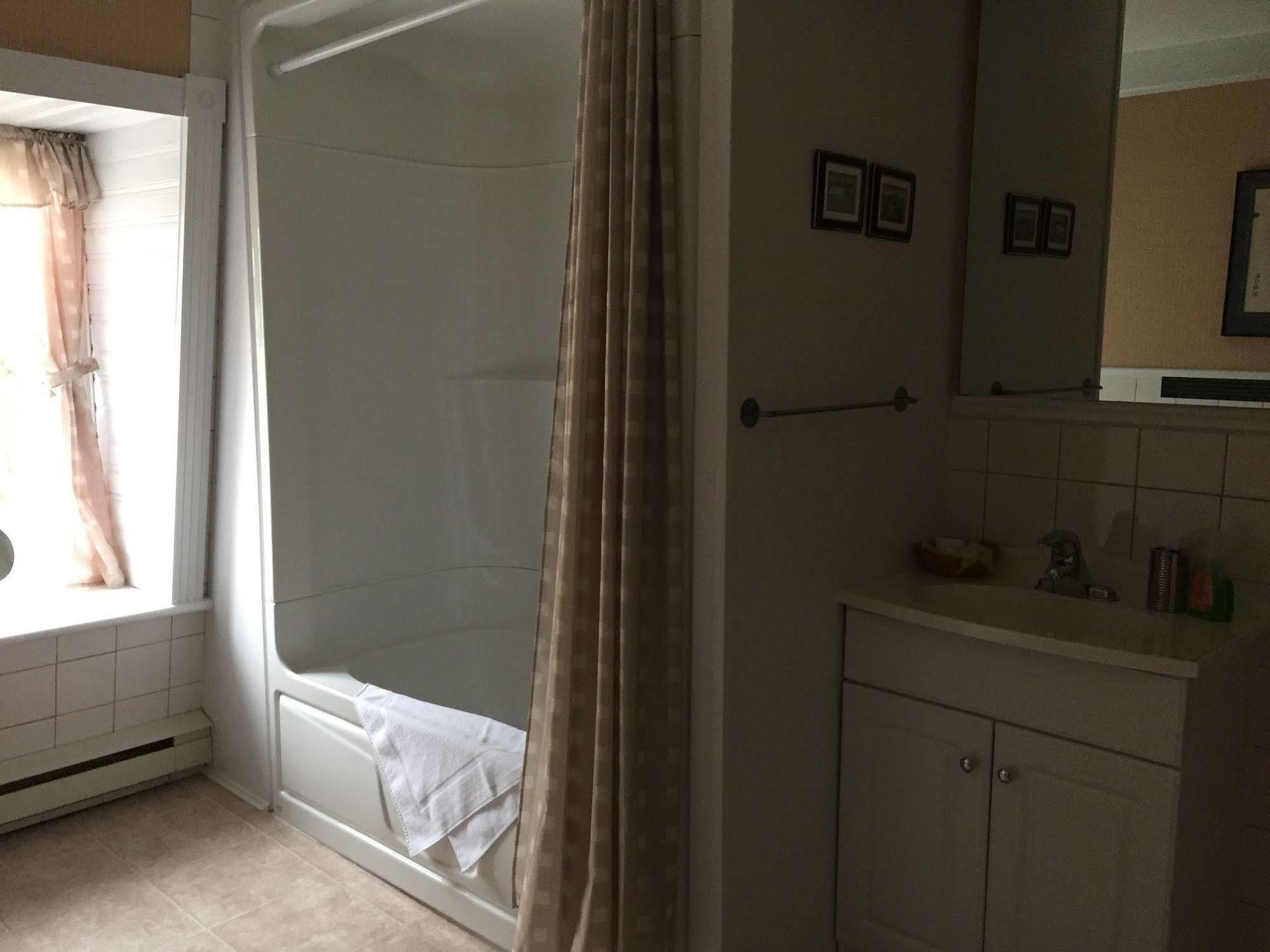 Auberge Petite Plaisance 라말베 외부 사진