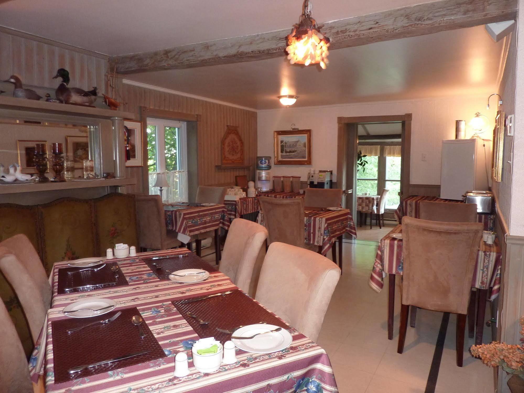 Auberge Petite Plaisance 라말베 외부 사진