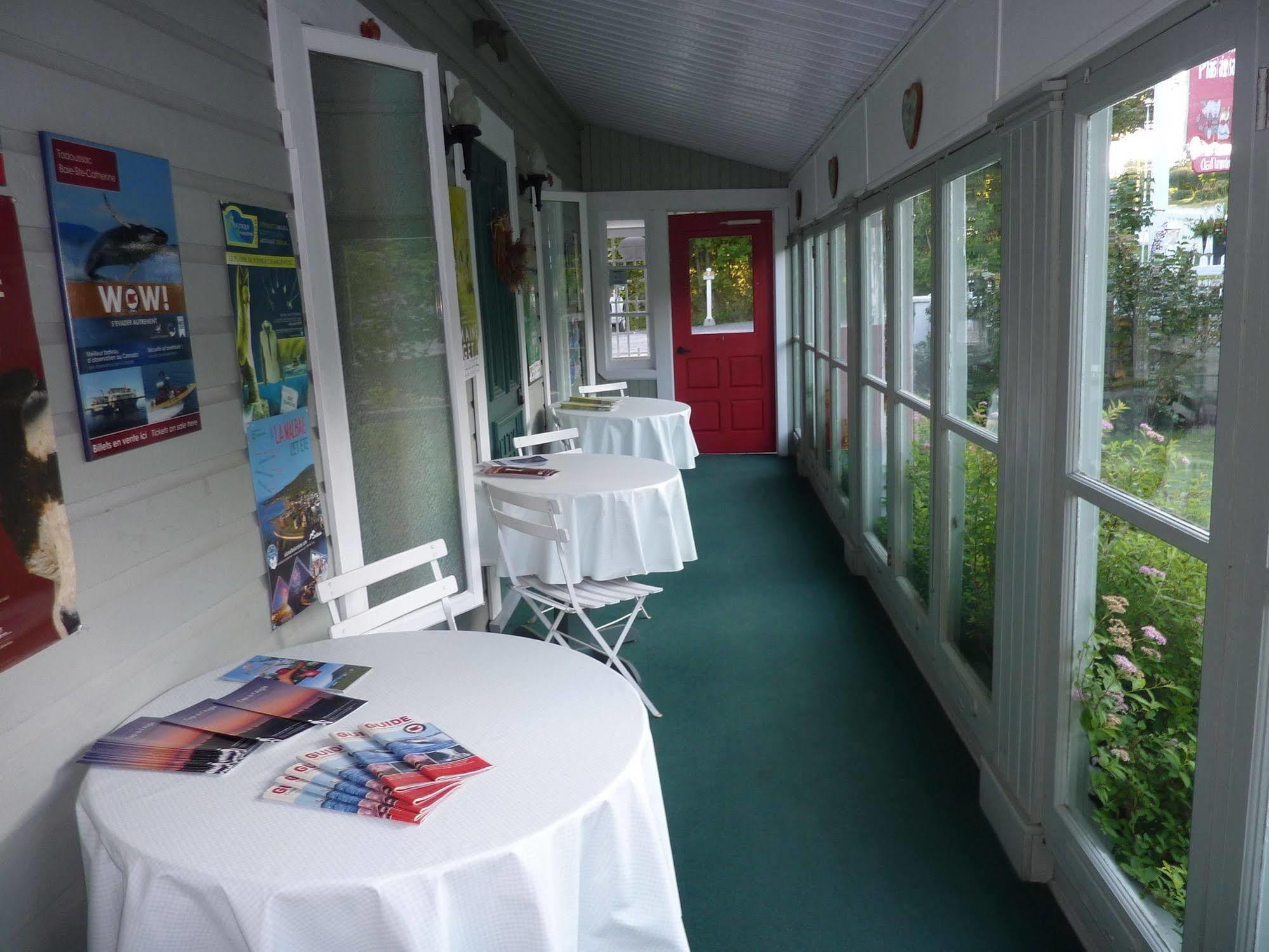 Auberge Petite Plaisance 라말베 외부 사진